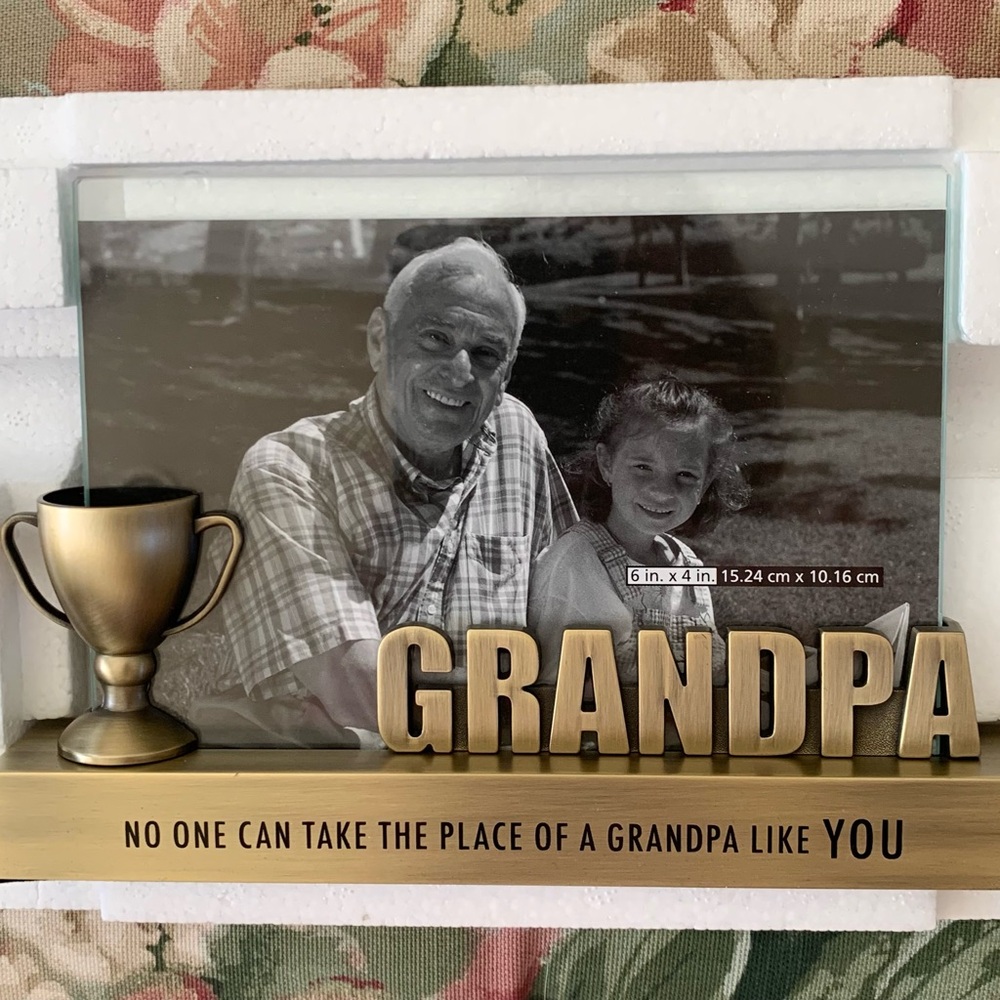 Elegant Gold 'Grandpa' Photo Frame with Trophy Accent